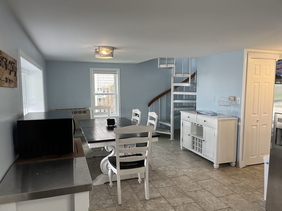 Dining Room area (1st Floor)
