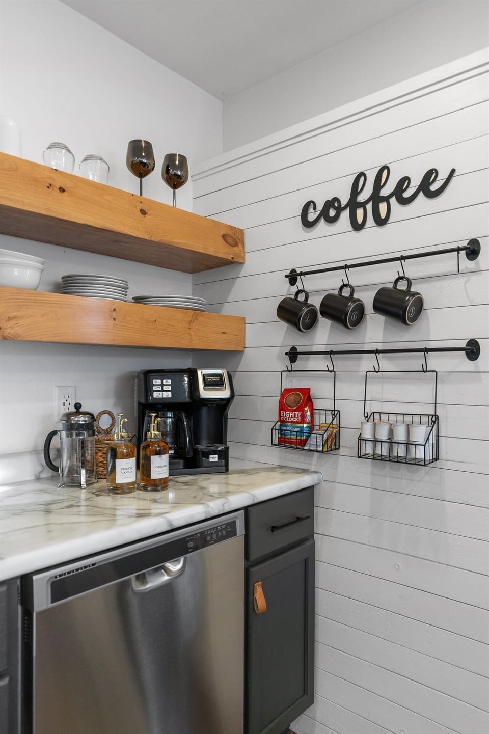 Enjoy the coffee bar, offering both single-serving coffee and a full pot option. It includes individual creamers, sugar, and coffee syrup, so you can customize your perfect coffee.