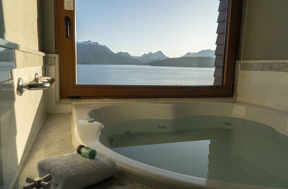 Deluxe Double Room, Lake View | Bathroom | Hair dryer, bidet, towels, soap