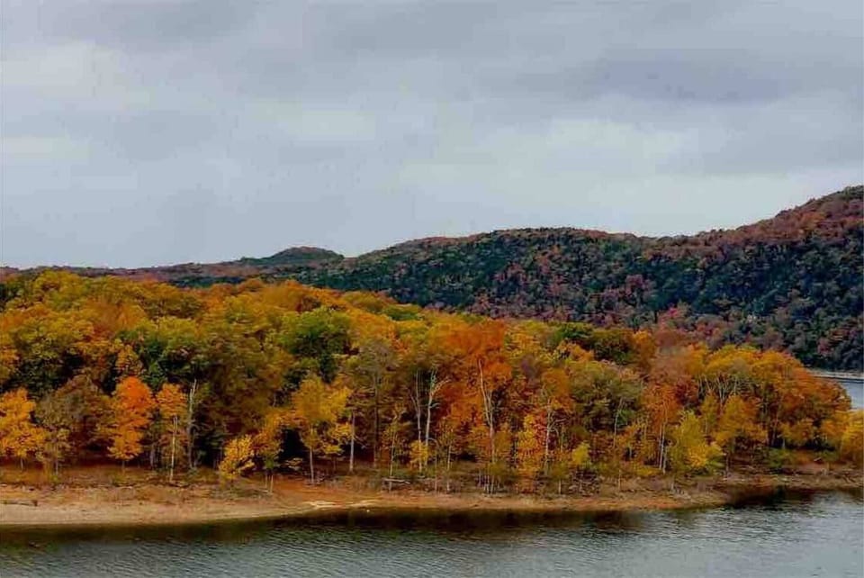 Come experience the beauty of fall at Table Rock Lake. 