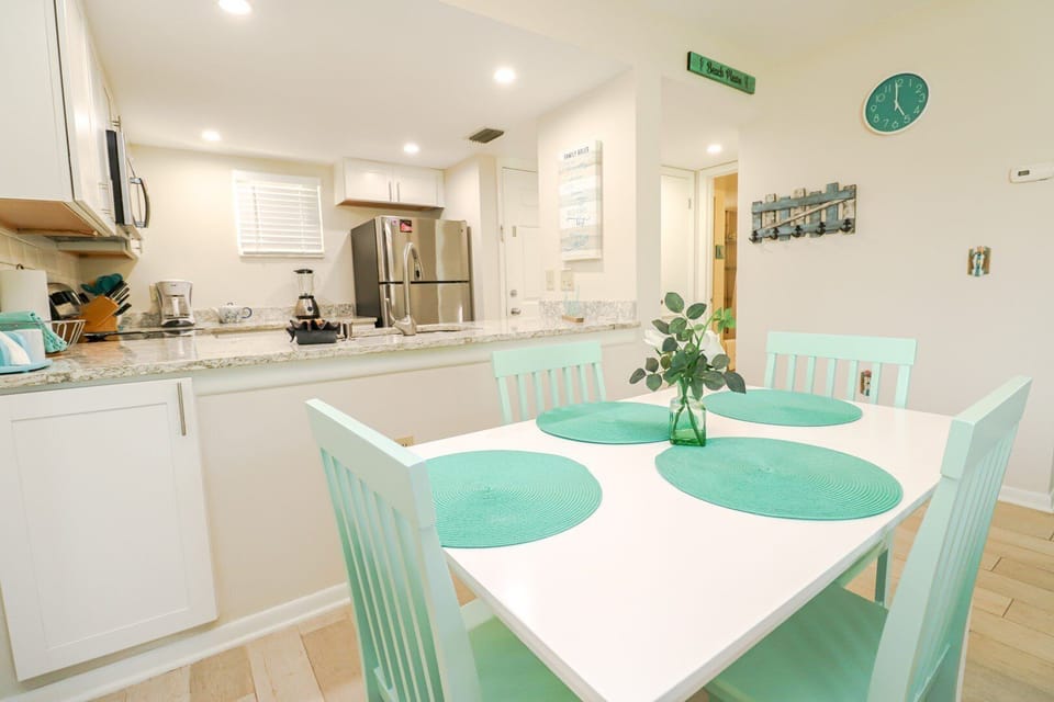 St. Augustine Beach Rentals Dining Room