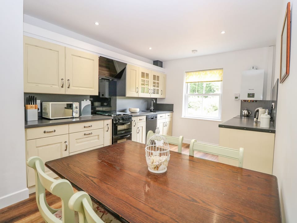 Cottage | Interior