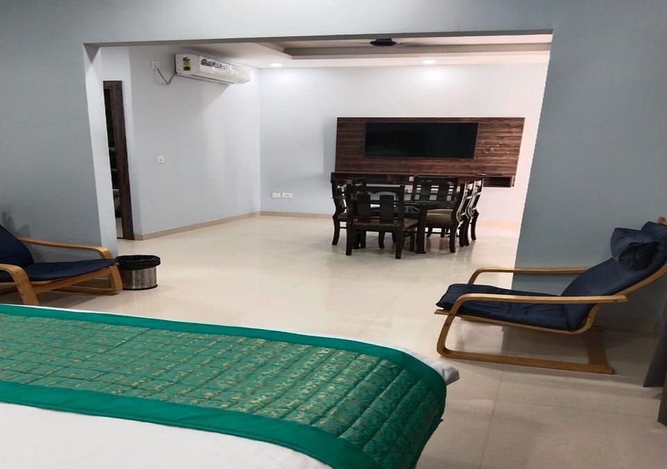 Luxury Room | Free WiFi