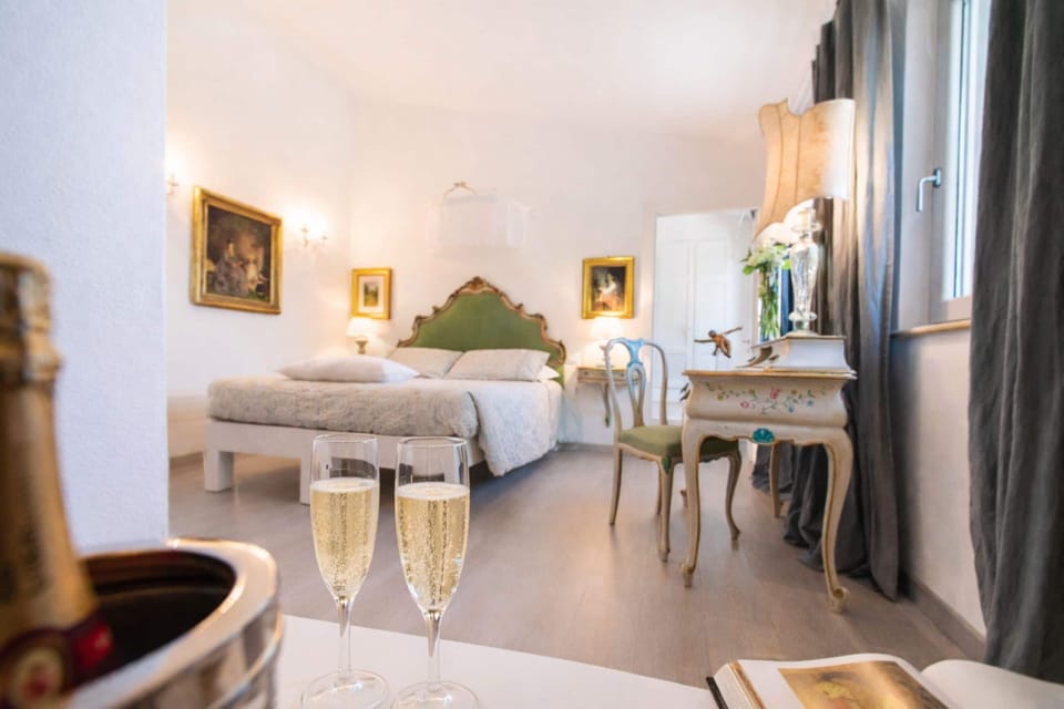 Deluxe Double or Twin Room | Desk, free WiFi, bed sheets