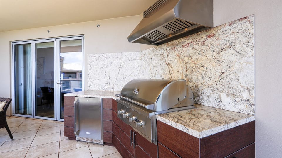 1019 Private BBQ with outdoor fridge