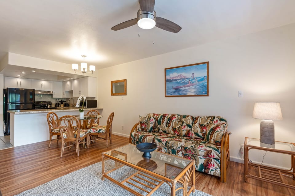 Living room with Sofa Sleeper, Cable TV, Outdoor Lanai Access, A