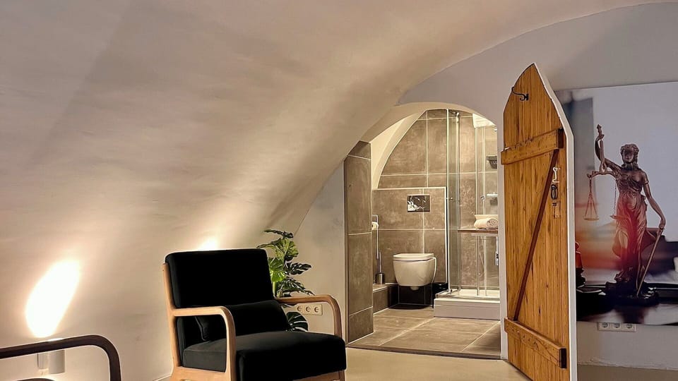 Judy's Canal Room | Bathroom | Eco-friendly toiletries, hair dryer, towels, soap