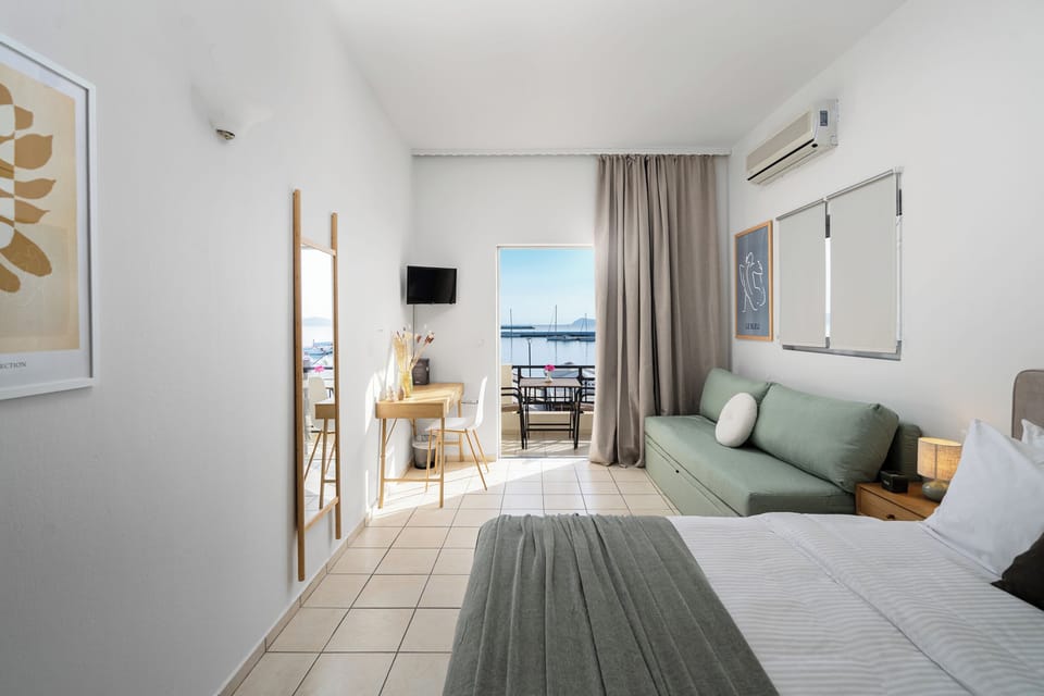 Quadruple Room with Sea View | Egyptian cotton sheets, premium bedding, in-room safe, desk