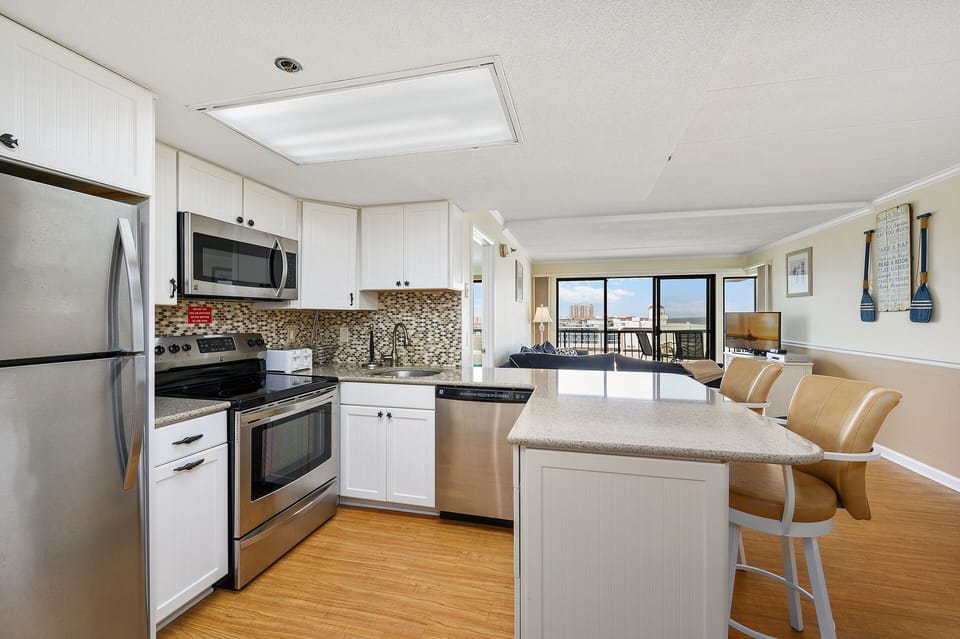 Plenty of space for all of your family's favorite dishes!