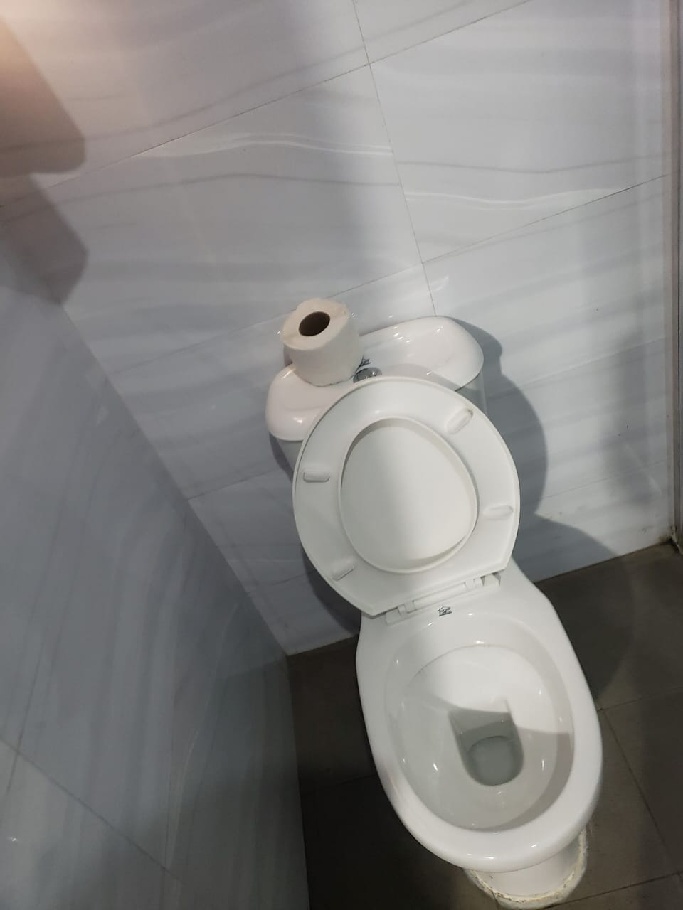 Premium Apartment | Bathroom | Free toiletries, slippers, towels, soap