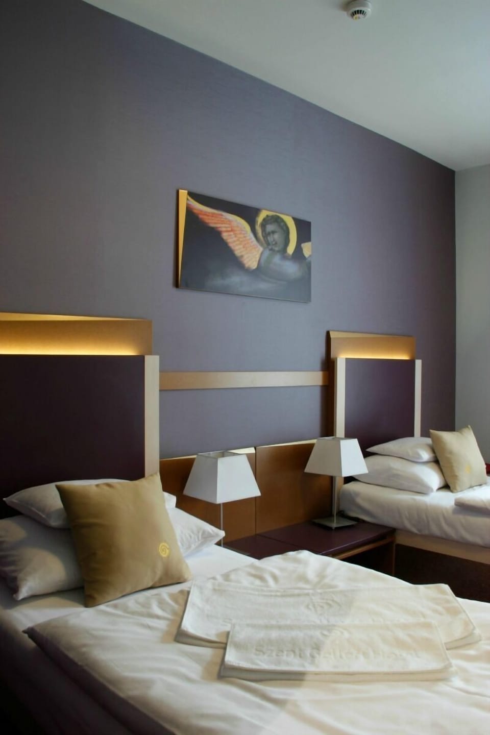 Standard Double Room, 1 Bedroom | 1 bedroom, in-room safe, desk, soundproofing