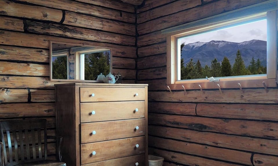 Main cabin bunk room.