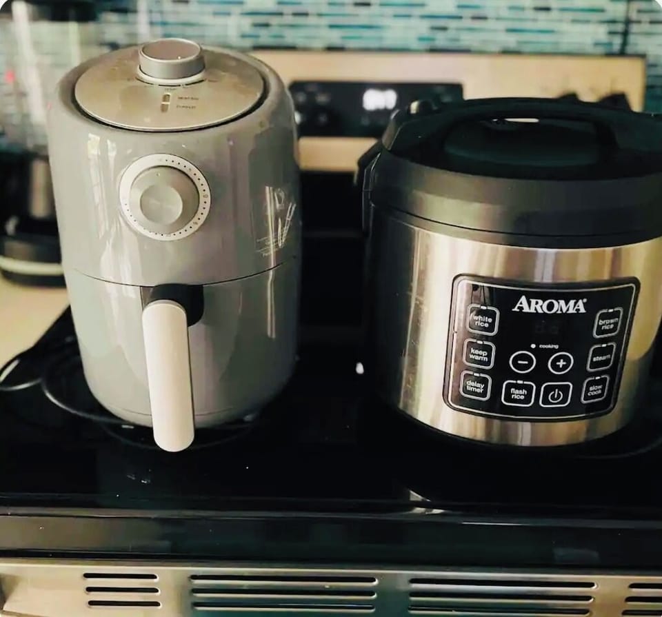 Rice cooker , air fryer 