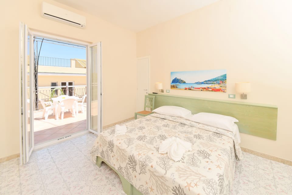 Superior Double Room | Minibar, desk, laptop workspace, WiFi (free)