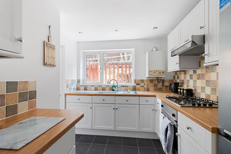 House, Private Bathroom | Shared kitchen