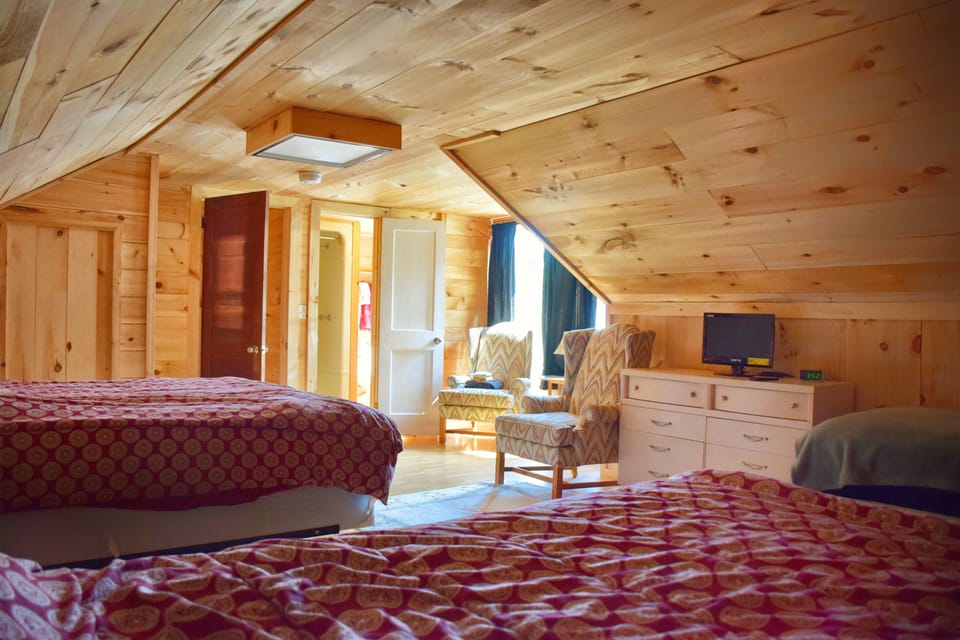 Standard Room (2 Doubles, 1 Single Bed) | Free WiFi