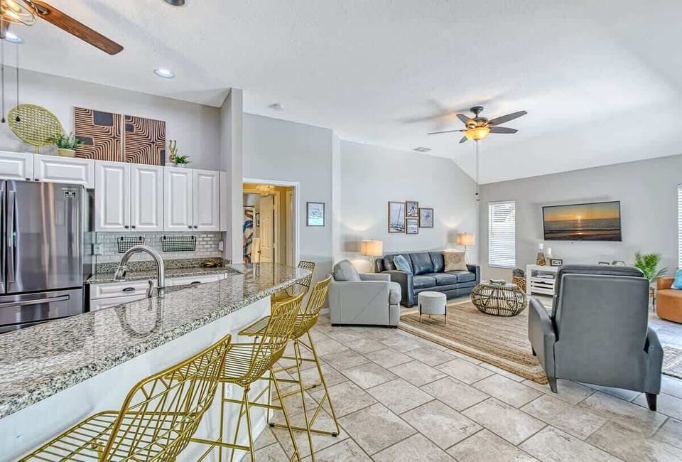Open concept kitchen and living area. Light and bright with lots of room