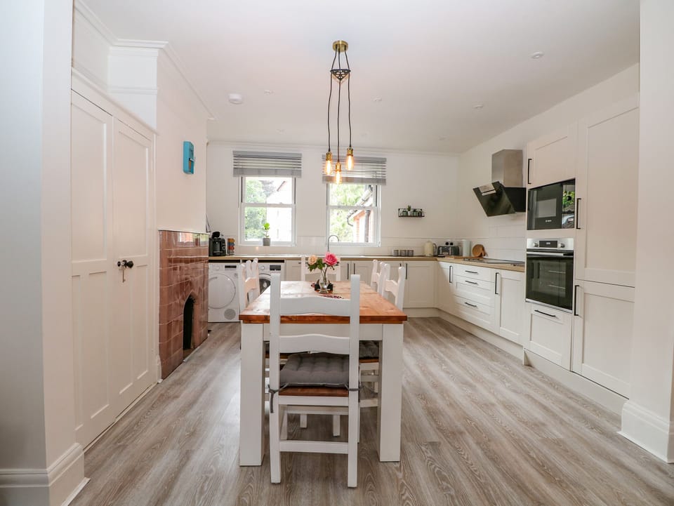 Cottage | Interior