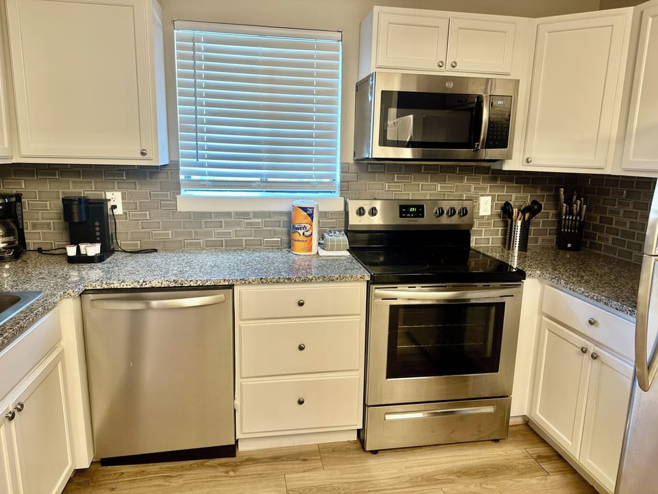 Kitchen - Fully equipped kitchen with everything needed to cook meals