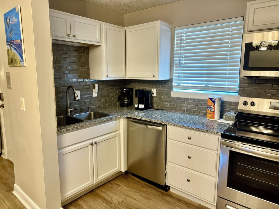 Kitchen - dishwasher