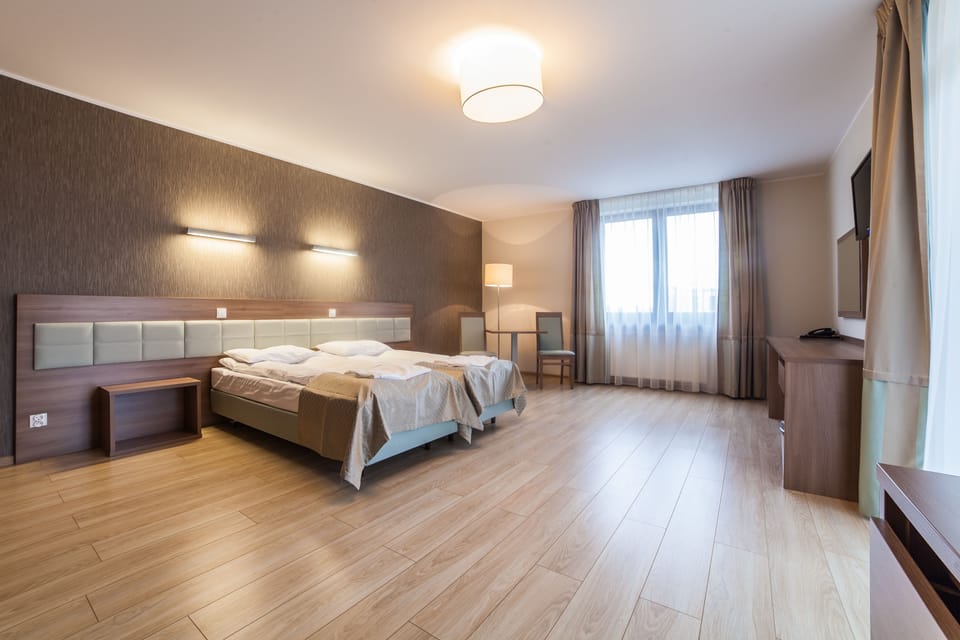 Quadruple Room | Desk, iron/ironing board, free WiFi, bed sheets