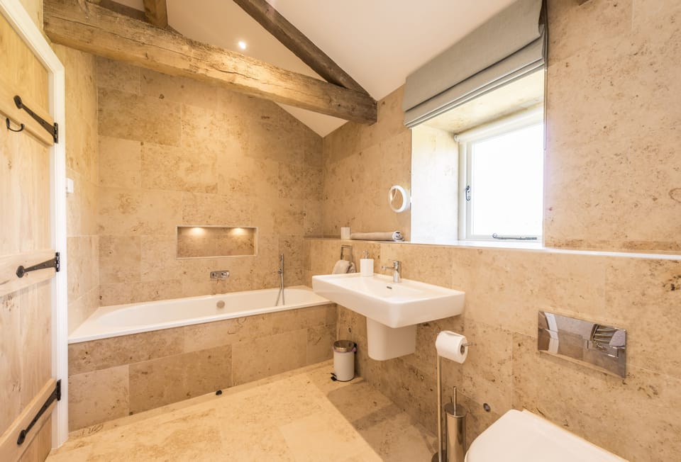 Furlongs, Abbotsbury: En-suite bathroom with shower enclosure