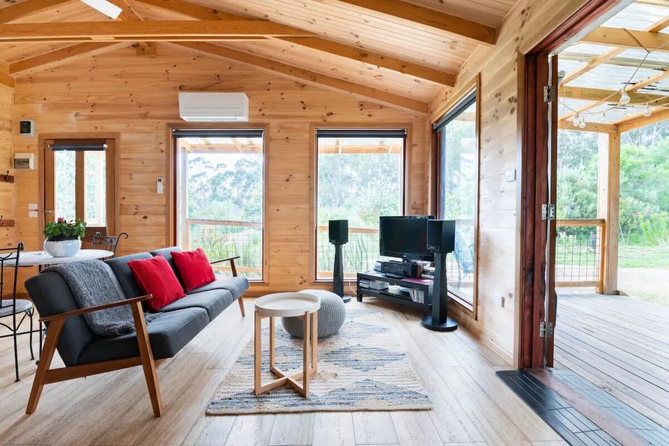 Comfort, views, relaxing stay, Mill About Vineyard tourist cabin Barossa Valley