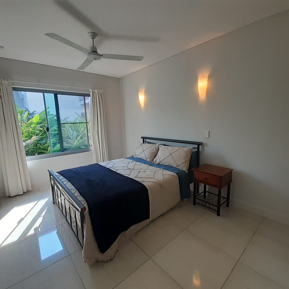 Bedroom 3. Queen bed
