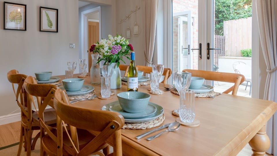 Dining Room, Orchard Cottage, Bolthole Retreats