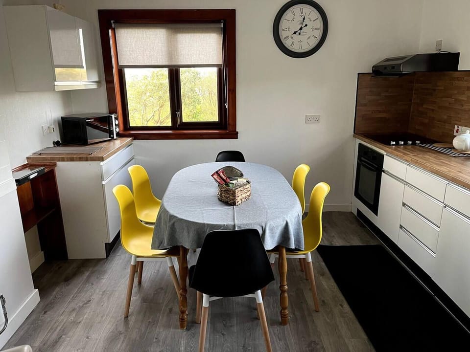 House | Private kitchen | Fridge, microwave, oven, stovetop