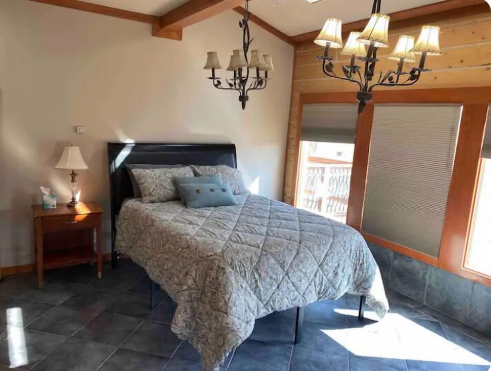 Main level bedroom