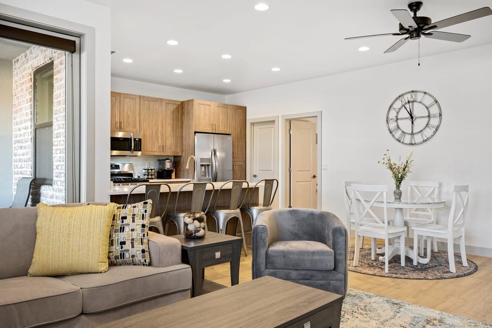 Townhome, 3 Bedrooms | Living area | 36-inch Smart TV with digital channels, TV, streaming services