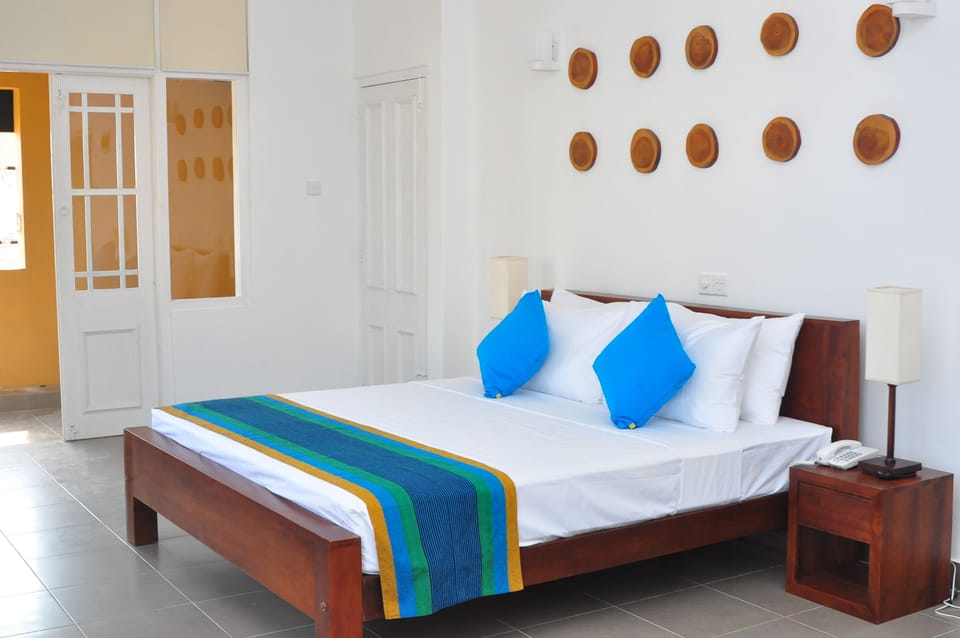 Deluxe Room, Balcony, Sea View | In-room safe, desk, blackout drapes, free WiFi