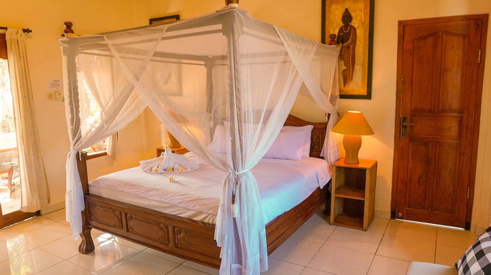 Minibar, in-room safe, desk, free cribs/infant beds