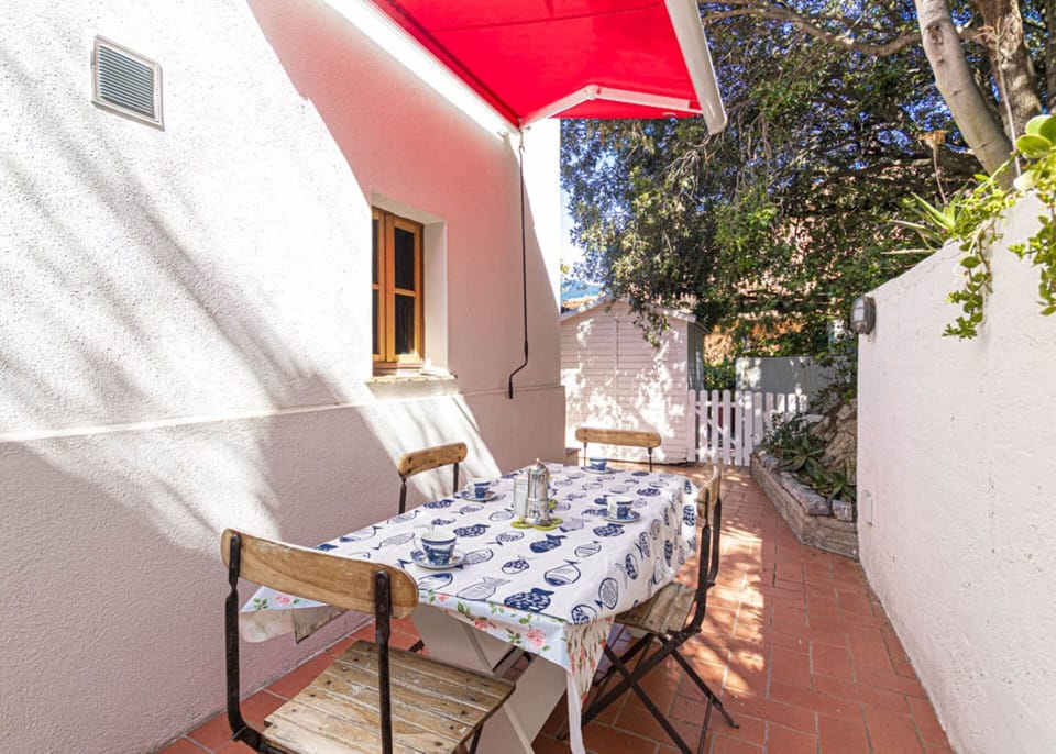 outdoor space-casa La Leccia-Elba Island