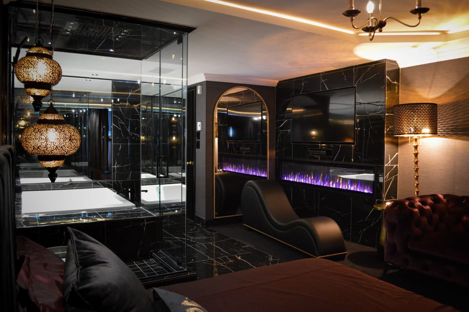 La Tantra | Blackout drapes, soundproofing, iron/ironing board, free WiFi