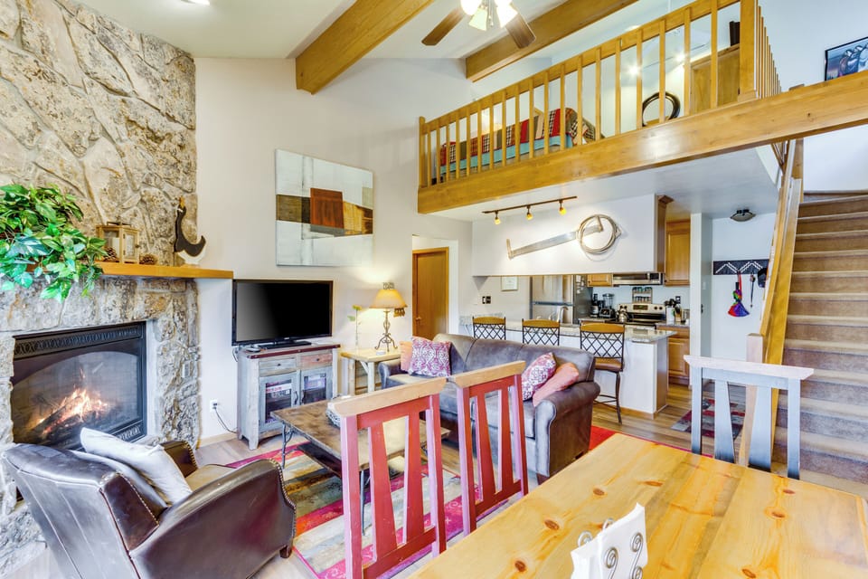 Living Room & Dining Area