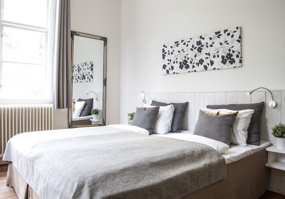 Premium bedding, minibar, soundproofing, iron/ironing board (on request)