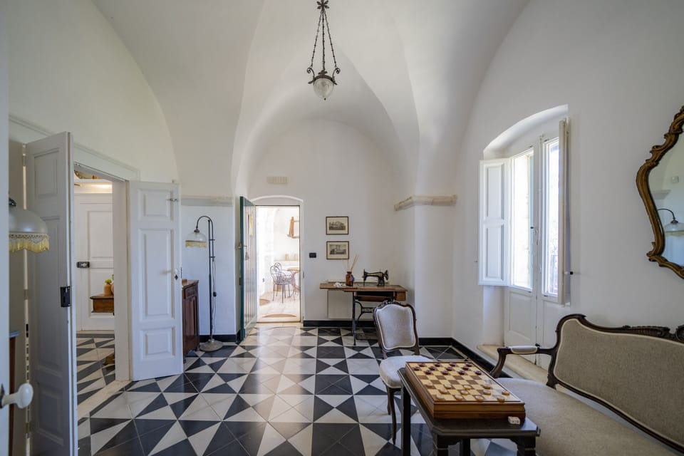 Deluxe Double Room | Living area