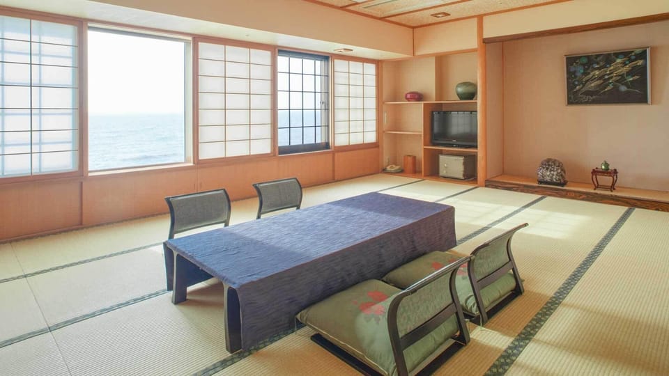 In-room safe, free WiFi, bed sheets