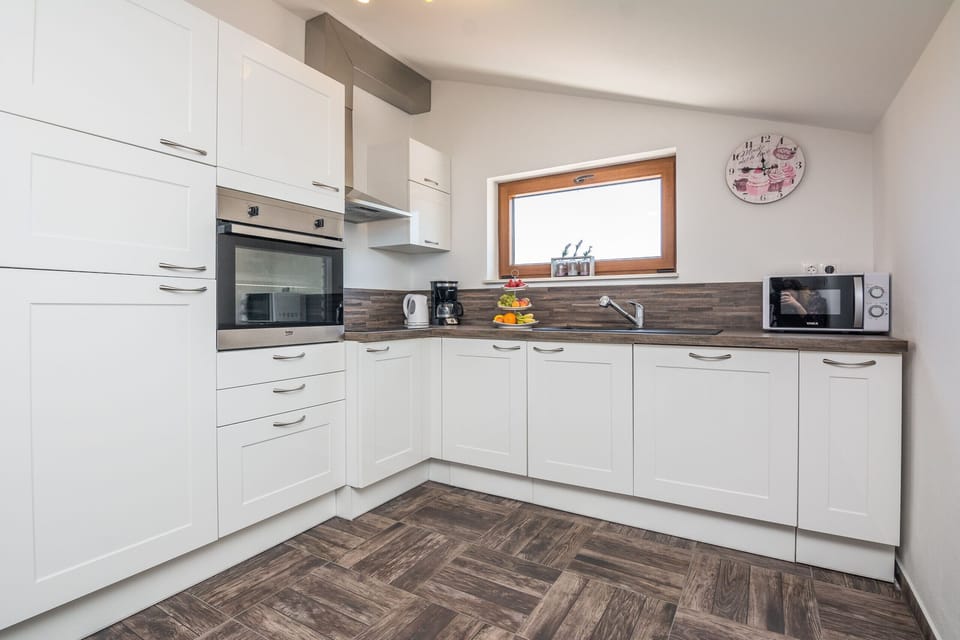 Microwave, oven, dishwasher, electric kettle
