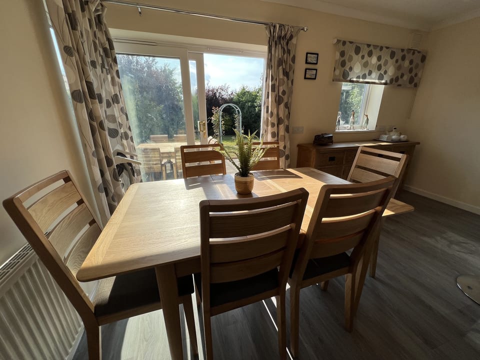 Cottage | Private kitchen | Fridge, electric kettle, cookware/dishes/utensils