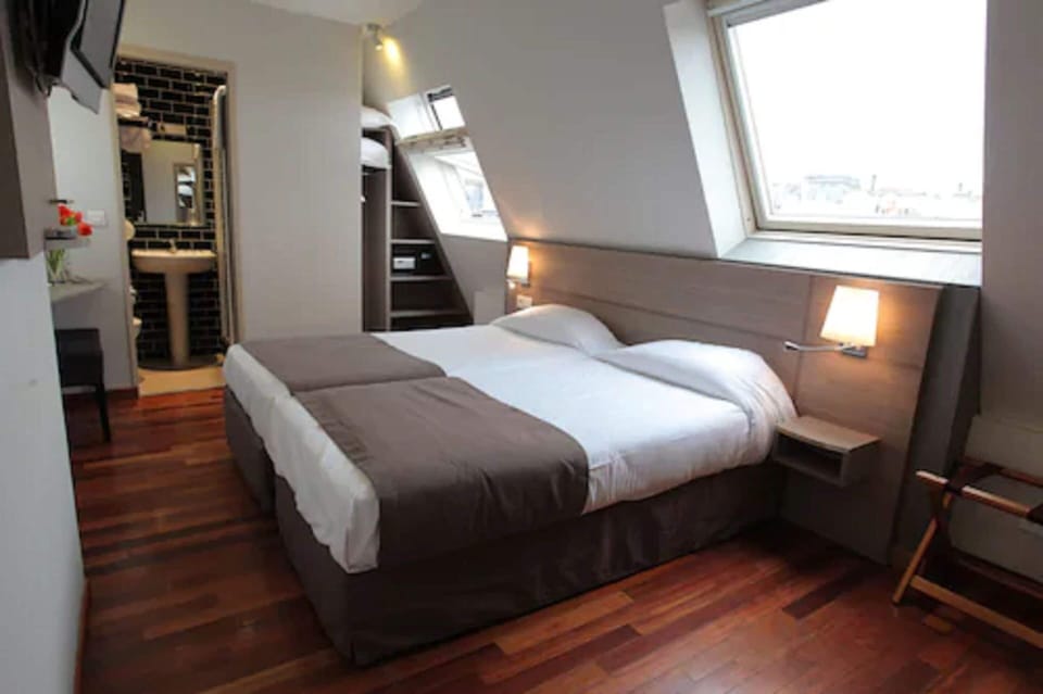 Twin Room | In-room safe, desk, soundproofing, cribs/infant beds