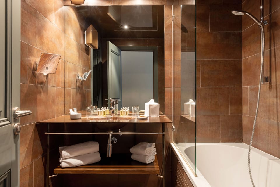 Towels, soap, shampoo, toilet paper