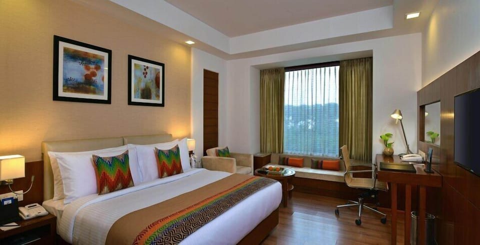 Pillowtop beds, minibar, in-room safe, desk