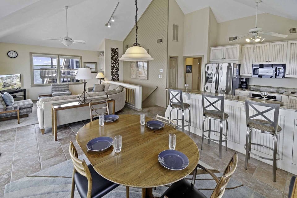 Surf-or-Sound-Realty-1018-Sound-Wave-Dining-Area-2