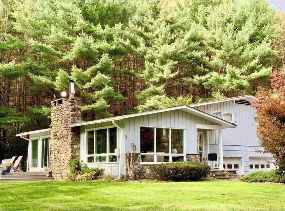 PRATTVILLA front 