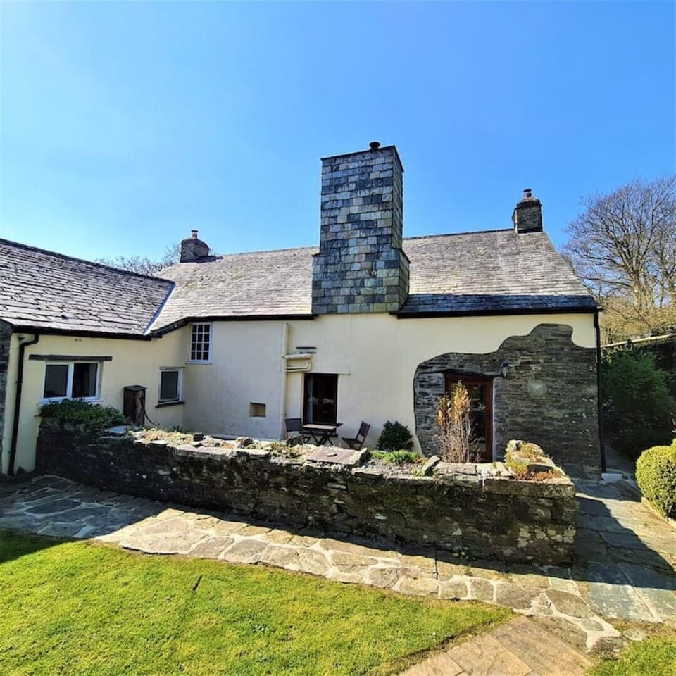 Pump Cottage