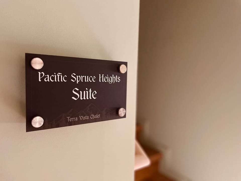Pacific Sprue Heights Suite