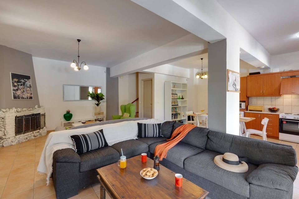 Villa Liostasi image